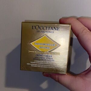 L'OCCITANE Immortelle Divine Cream - Gold Packaging